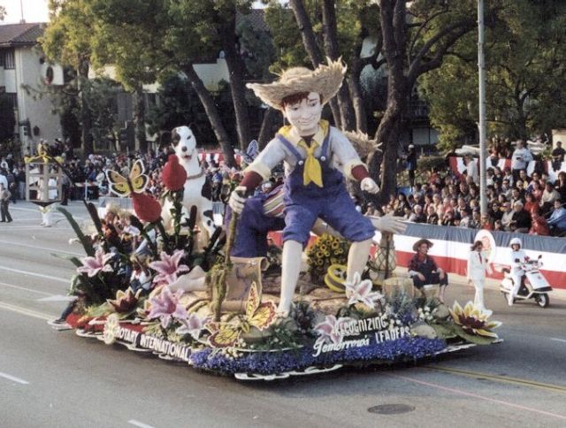 Phoniex Parade Floats Tournament Of Roses Parade 2023 Float Order Home - Rotary Rose Parade Float Committee