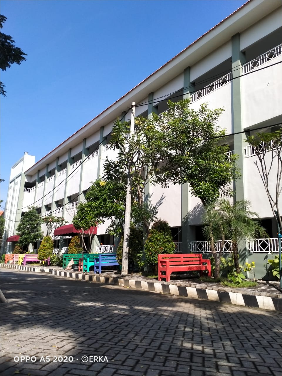SEKOLAH SWASTA SURABAYA BARAT “SMP WIJAYA PUTRA” ROTO KIRONO