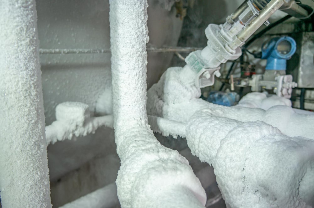How to Thaw Frozen Pipes Safely Expert Techniques
