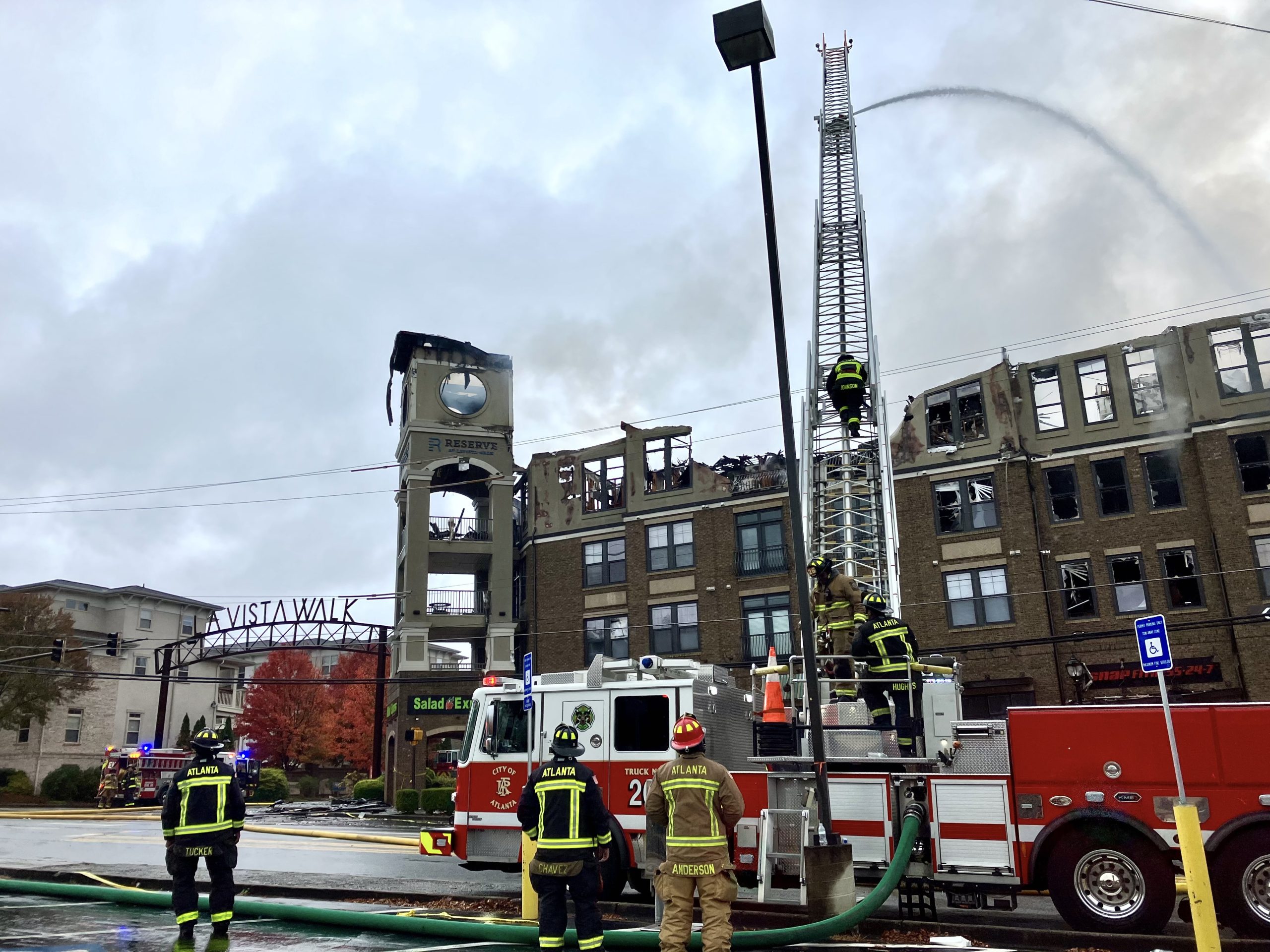 UPDATE Residents of firedamaged Atlanta apartment complex file class