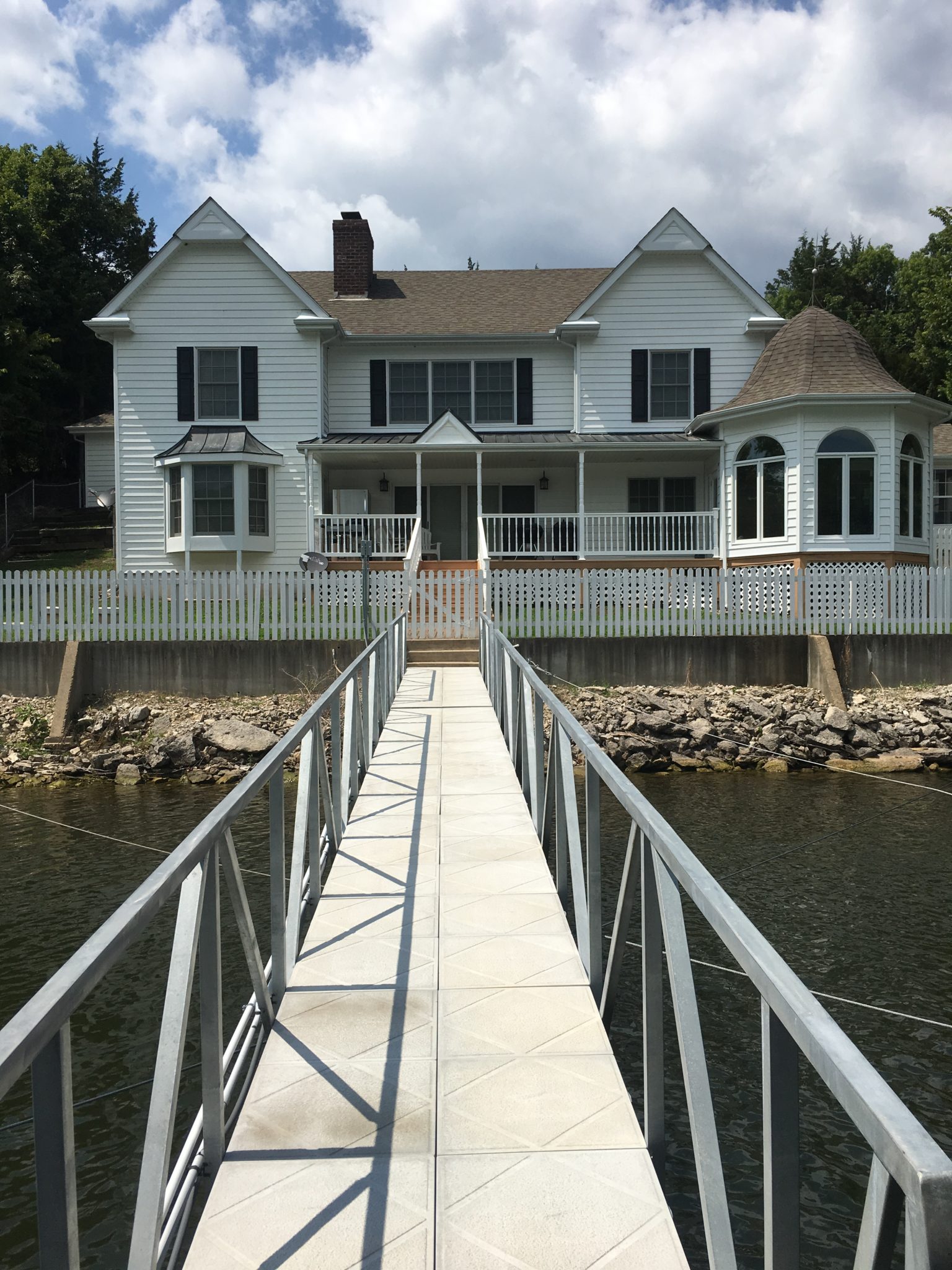 Moisson01 ROUGH WATER DOCK LAKE OF THE OZARKS