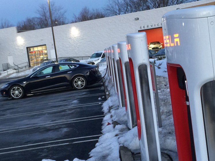 SUPERCHARGER TESLA à Drummondville Mise en service imminente! Roulez Électrique Votre