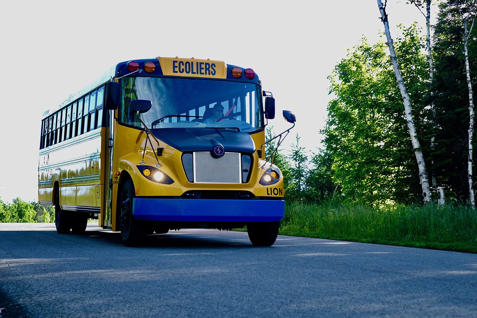 100 d’autobus scolaires électriques au Québec d’ici 2030 ! Roulez