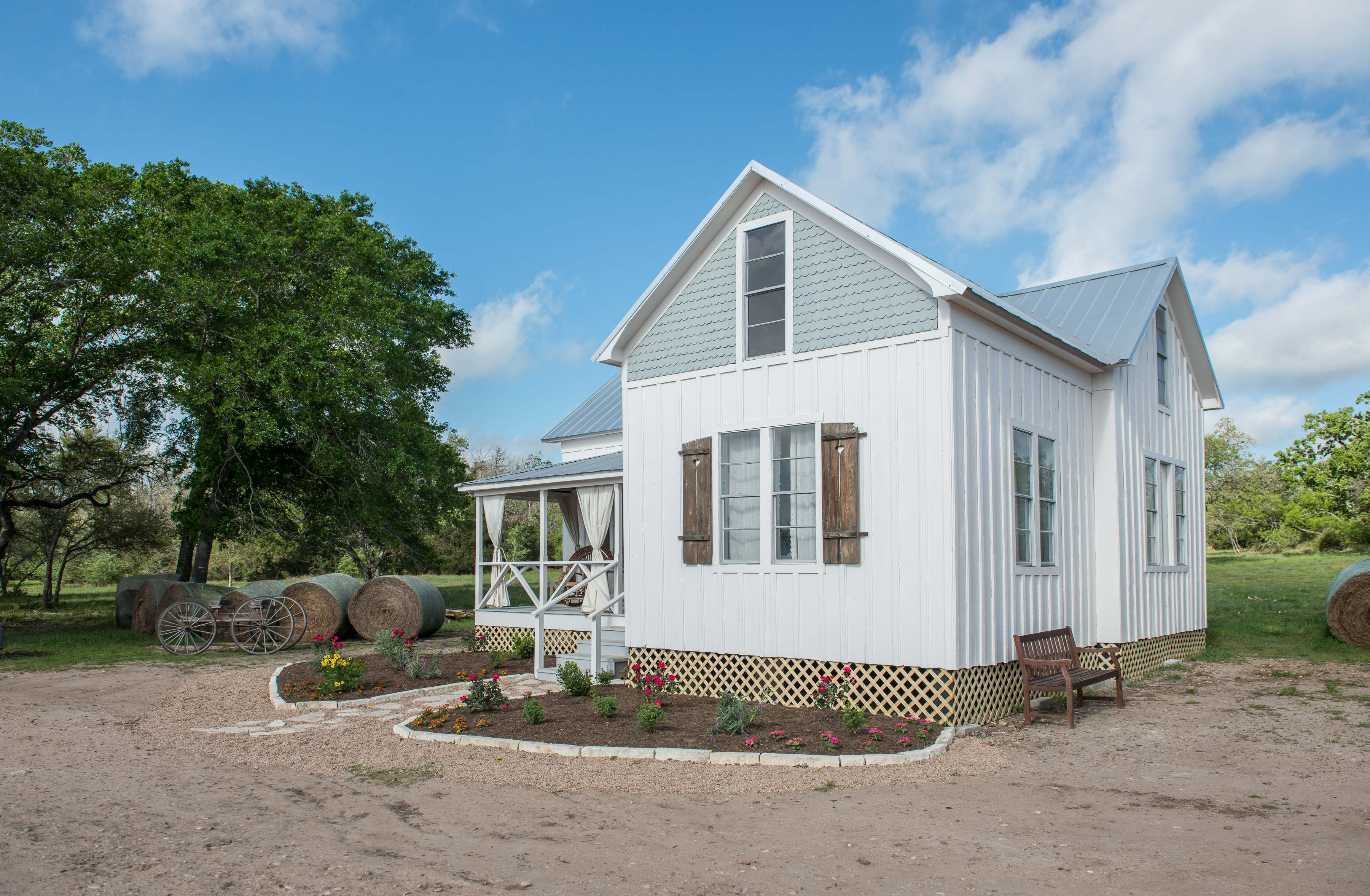 Defining Farmhouse Style Round Top Register