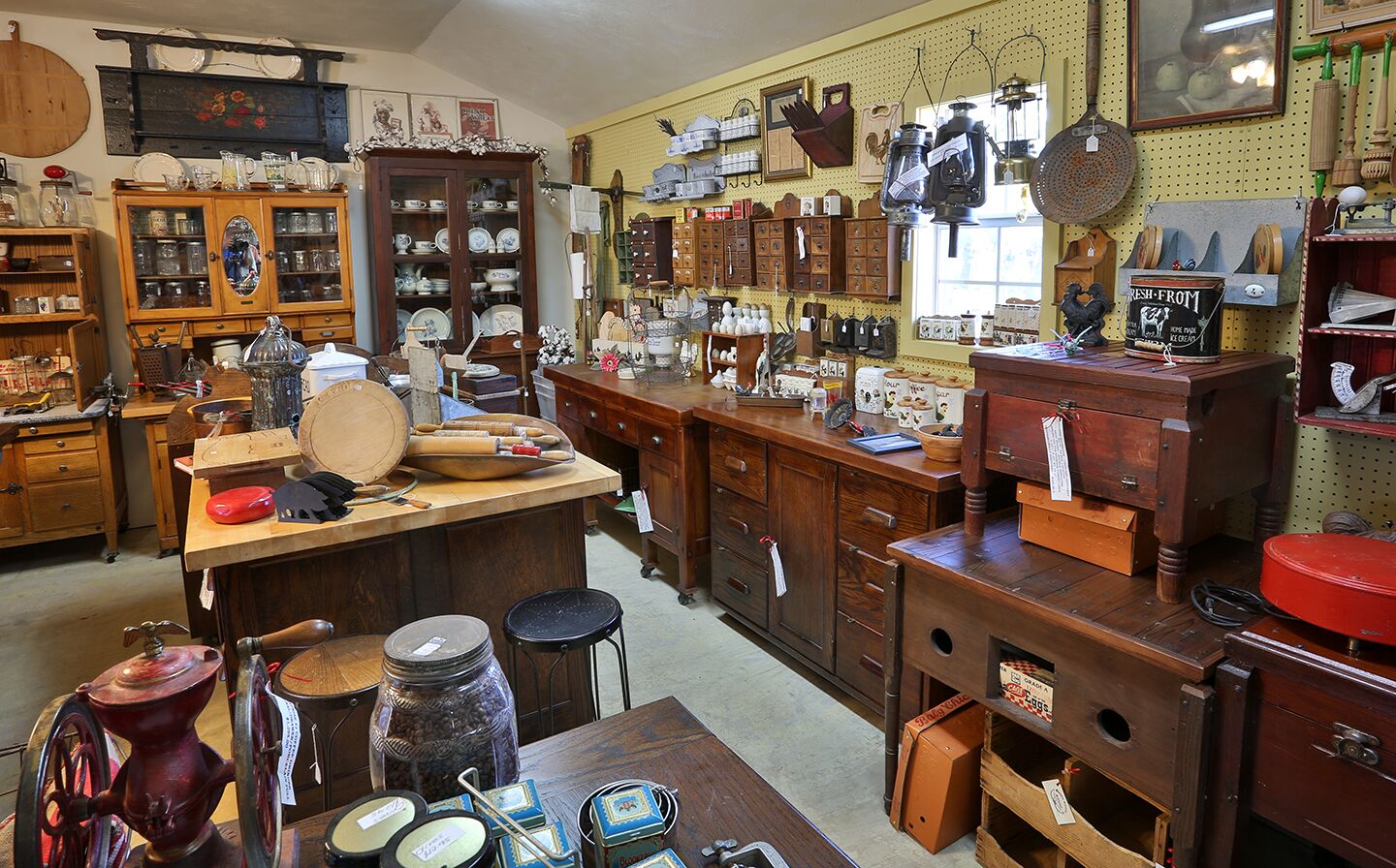 Country Accents Antiques in Bandera, Texas Round Top