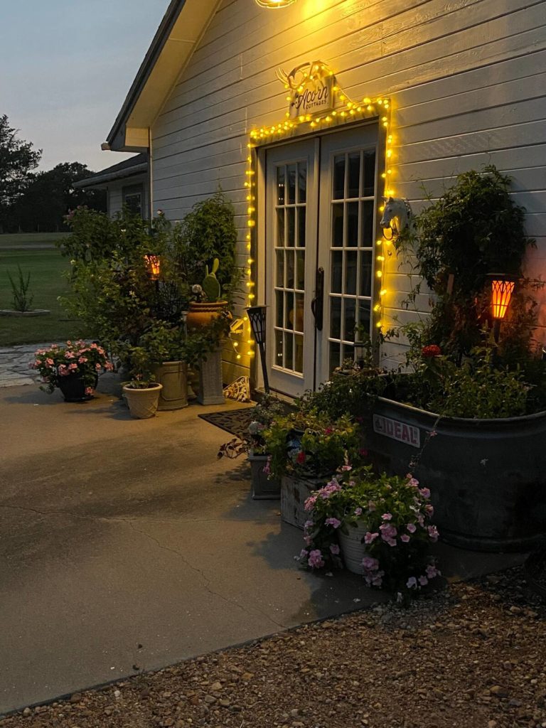 Acorn Cottages Round Top