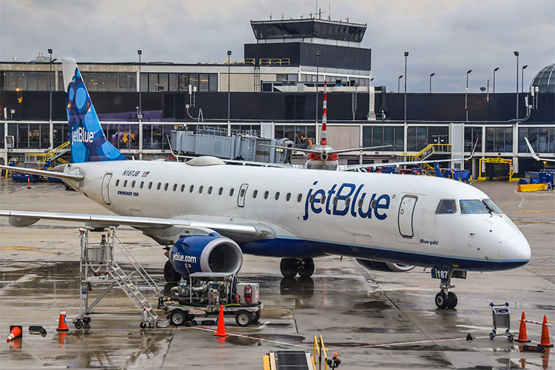 JetBlue vs American Full Airline Comparison (Seats Included)