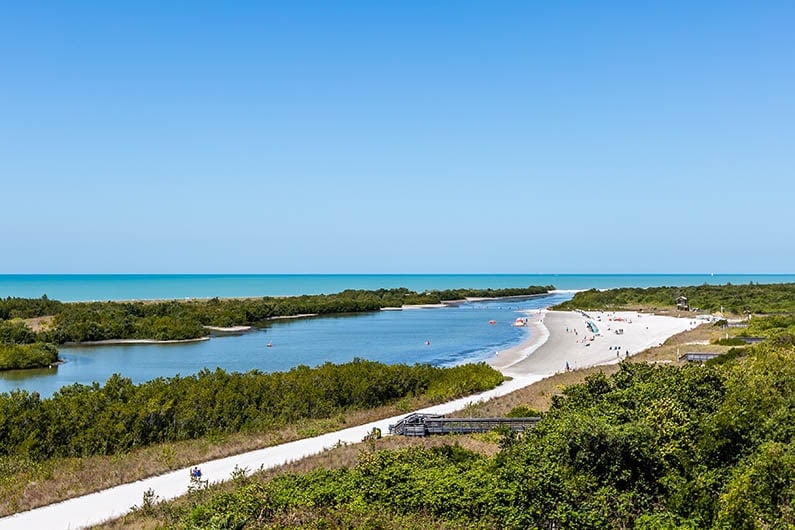 The 12 Quietest, Least Crowded Florida Beaches (Local Guide)