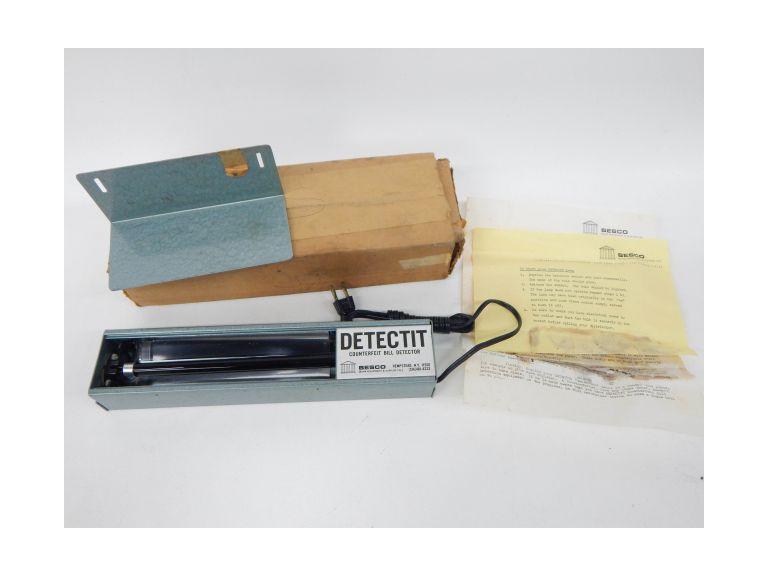 Route 8 Auctions Black Light Counterfeit Bill Detector