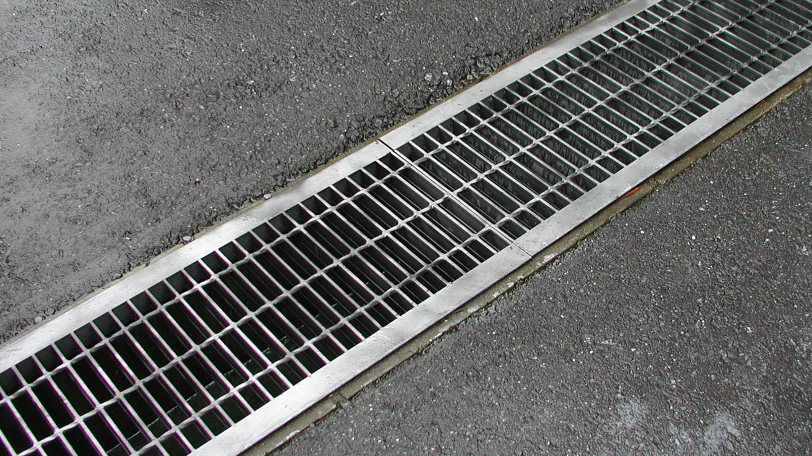 Gutter Dalam Bahasa Melayu