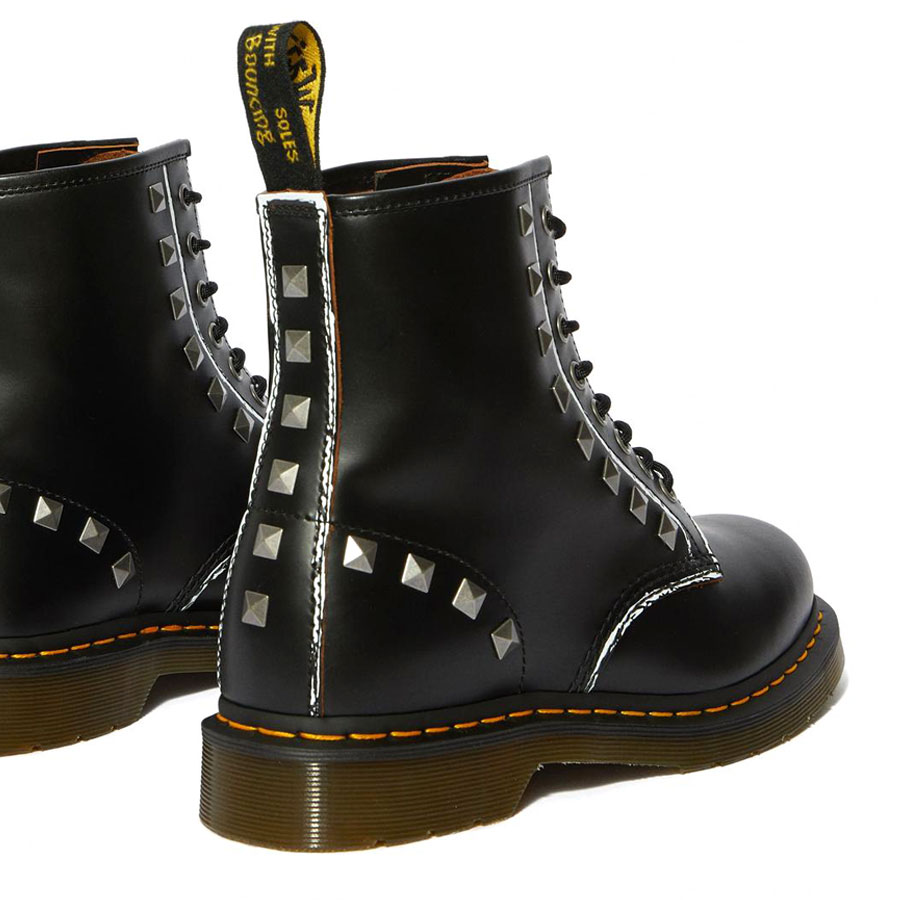 Dr. Martens 1460 Stud Vintage Smooth Black Men’s Rowan Sky