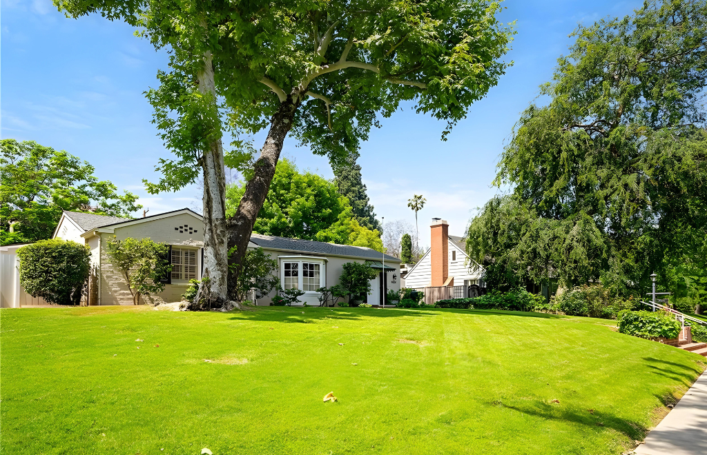 4434 3rd St, Riverside, CA 92501 Roxann Rodriguez