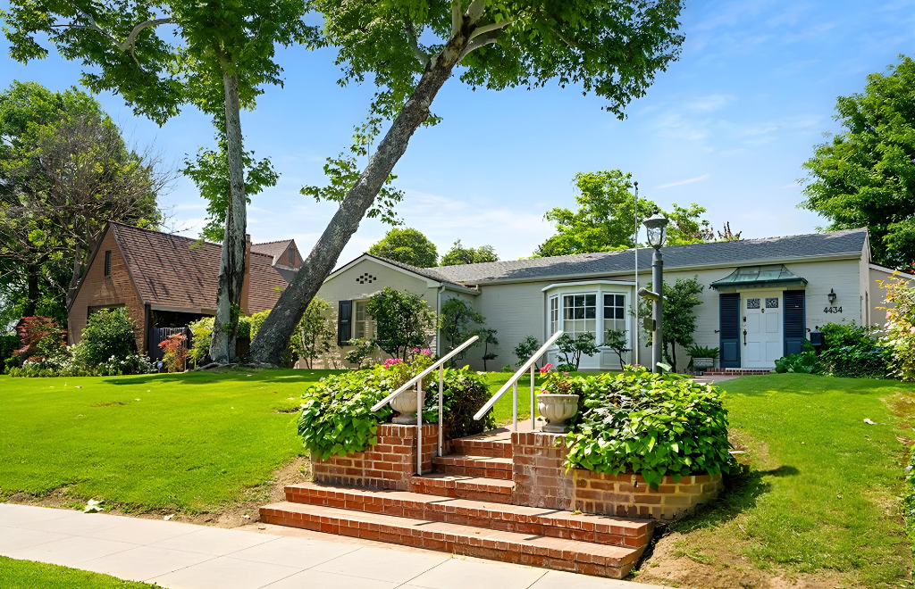 4434 3rd St, Riverside, CA 92501 Roxann Rodriguez