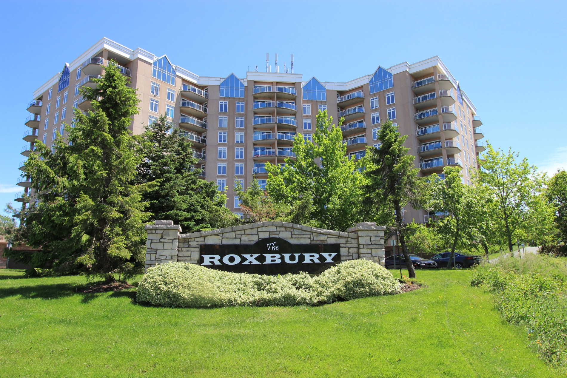 The Roxbury Roxbury Condominium
