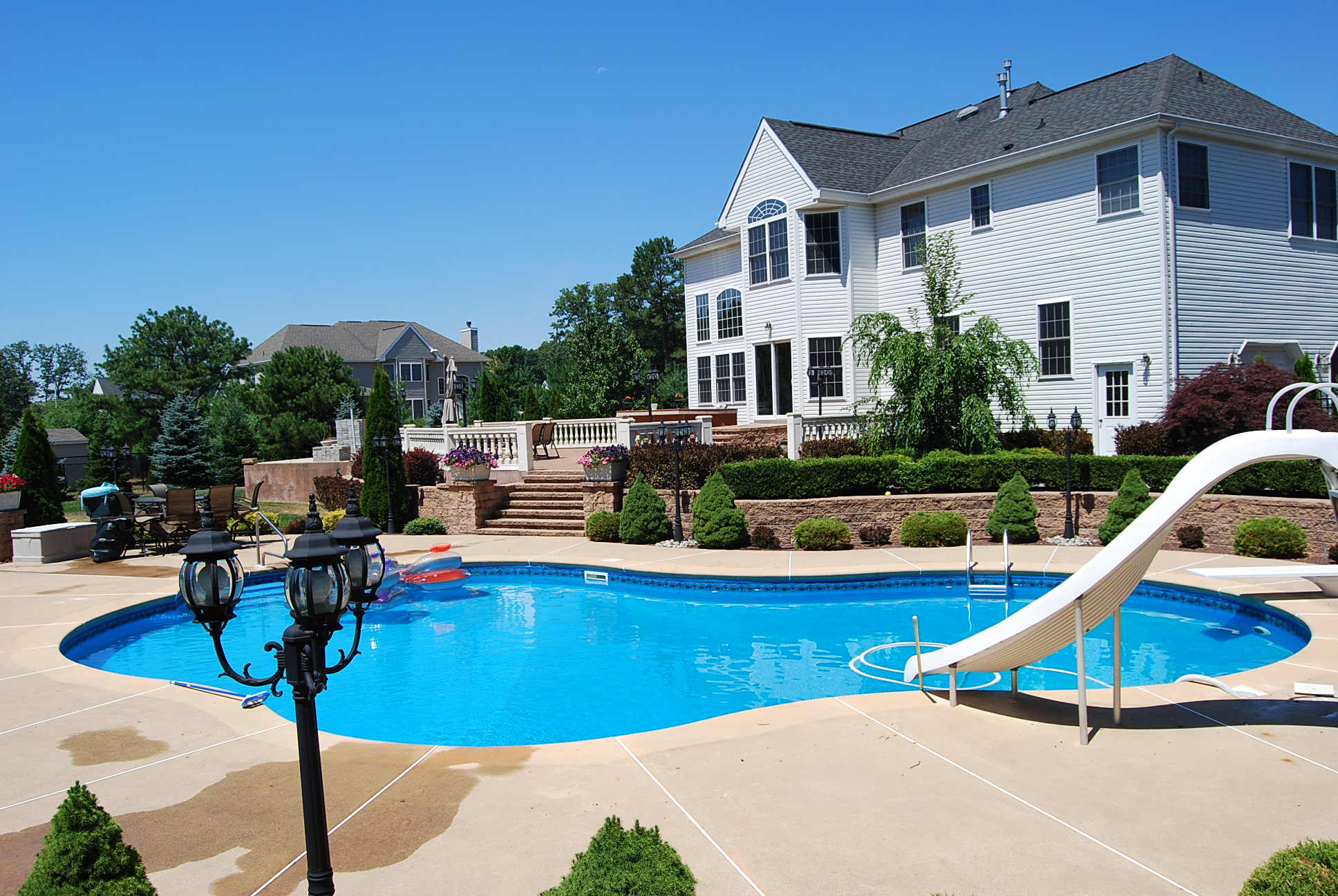 Imperial Lists Beautiful Resale Homes in the Immediate Royal Grove Area