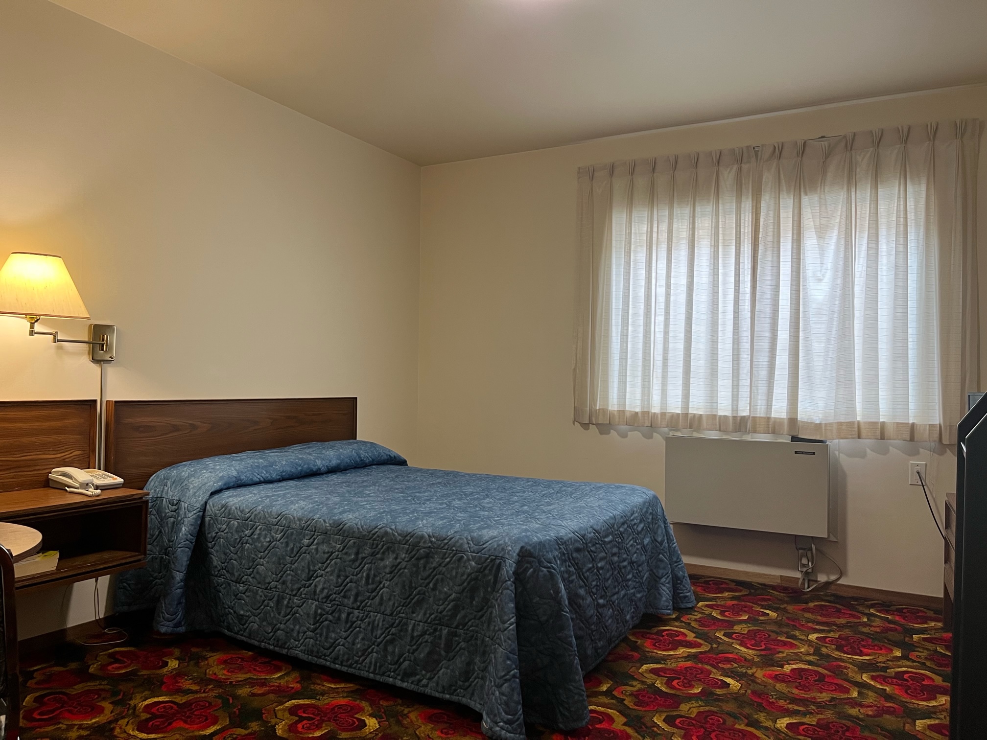 1 Double Room ROYAL HOTEL FLIN FLON , MANITOBA