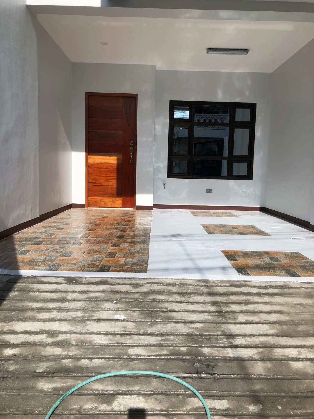 Midpoint Oak Residences Meycauayan, Bulacan ROYAL KRONE BUILDERS