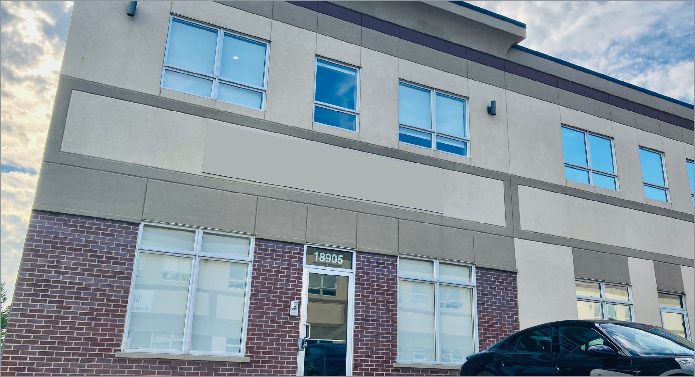 FMC189 OFFICE/WAREHOUSE Royal Park Realty