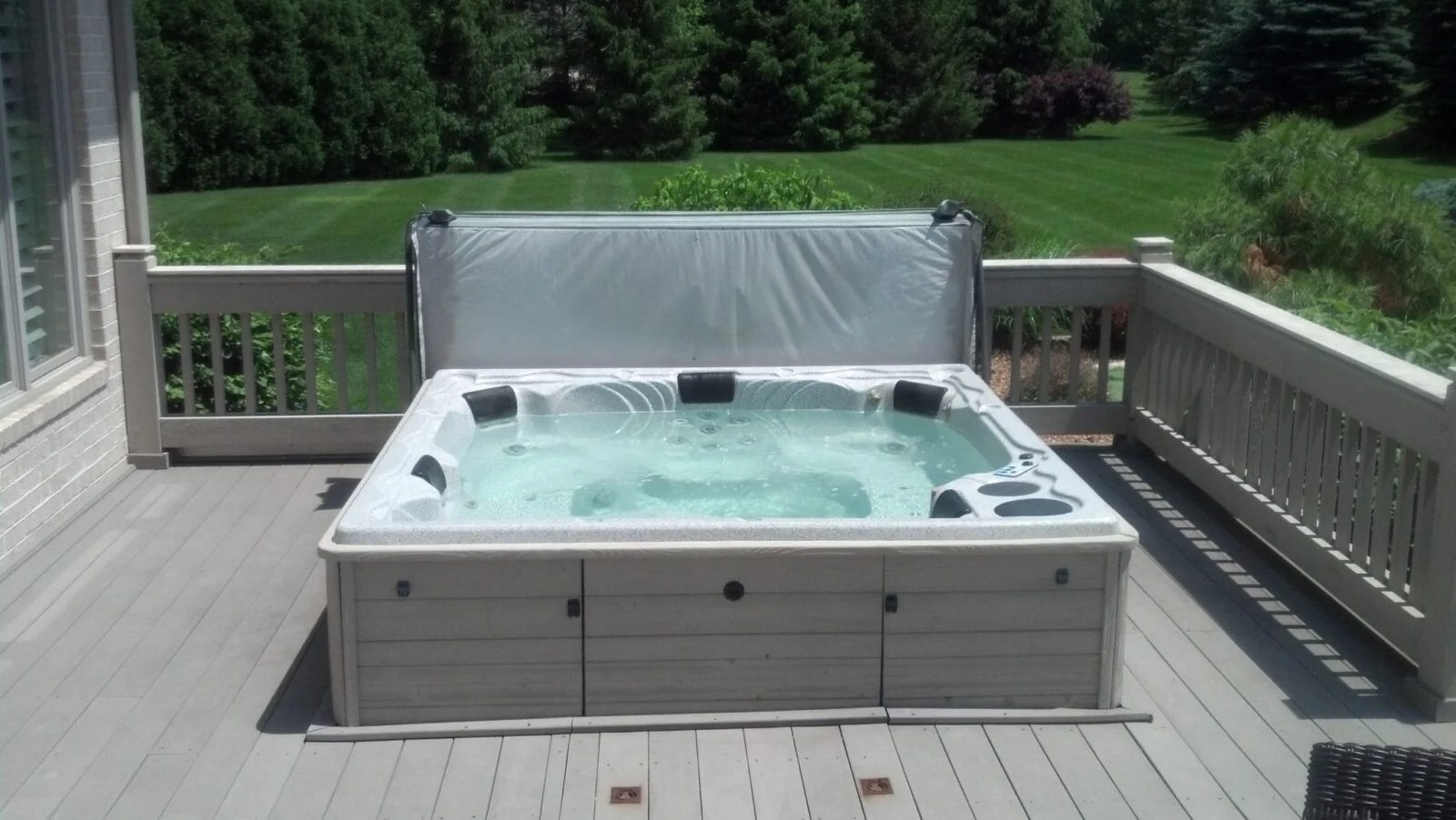 Royal Spa » Hot Tub, Swim Spa, Float Tank, Baptistry Manufacturer In