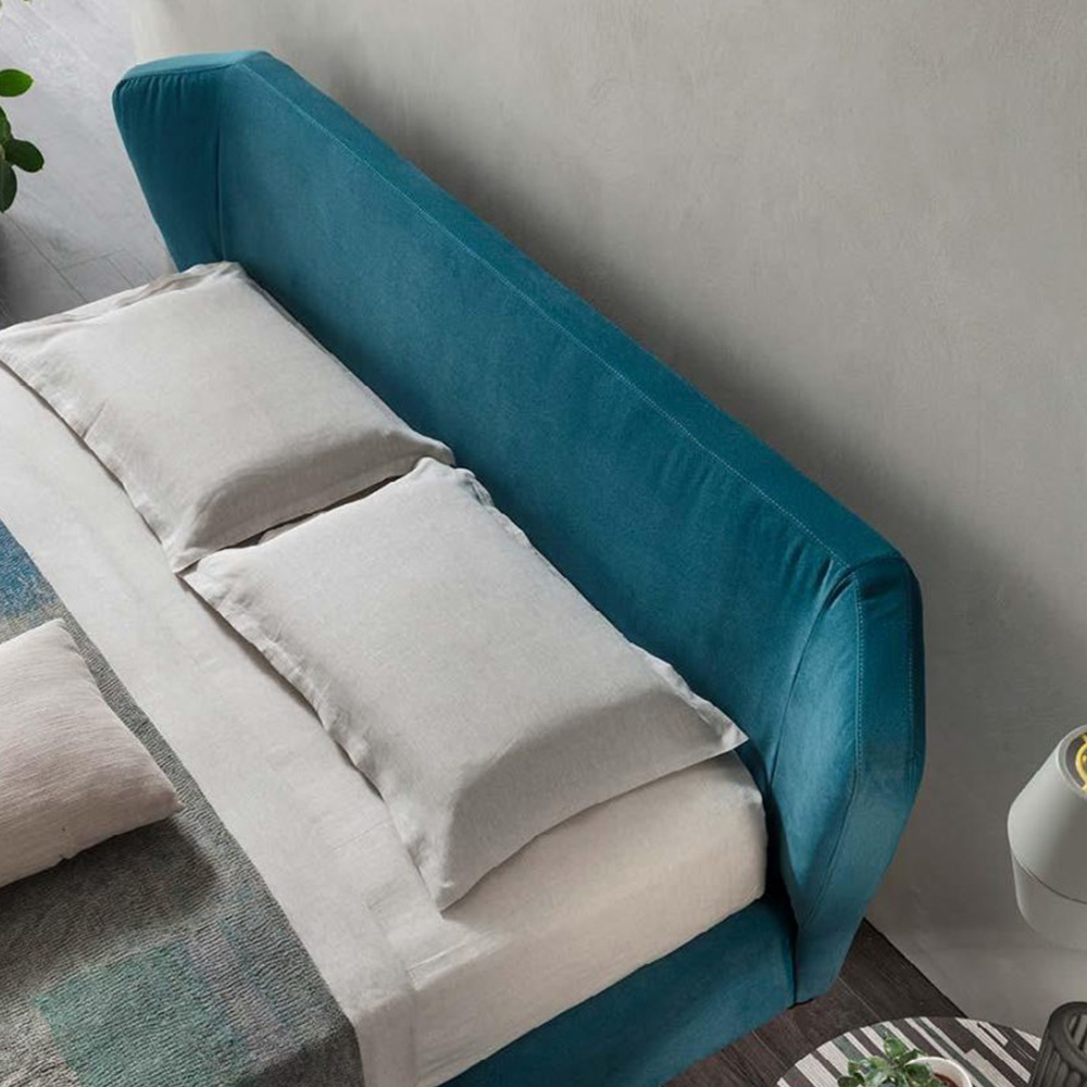 Capri bed Royalty Bedding