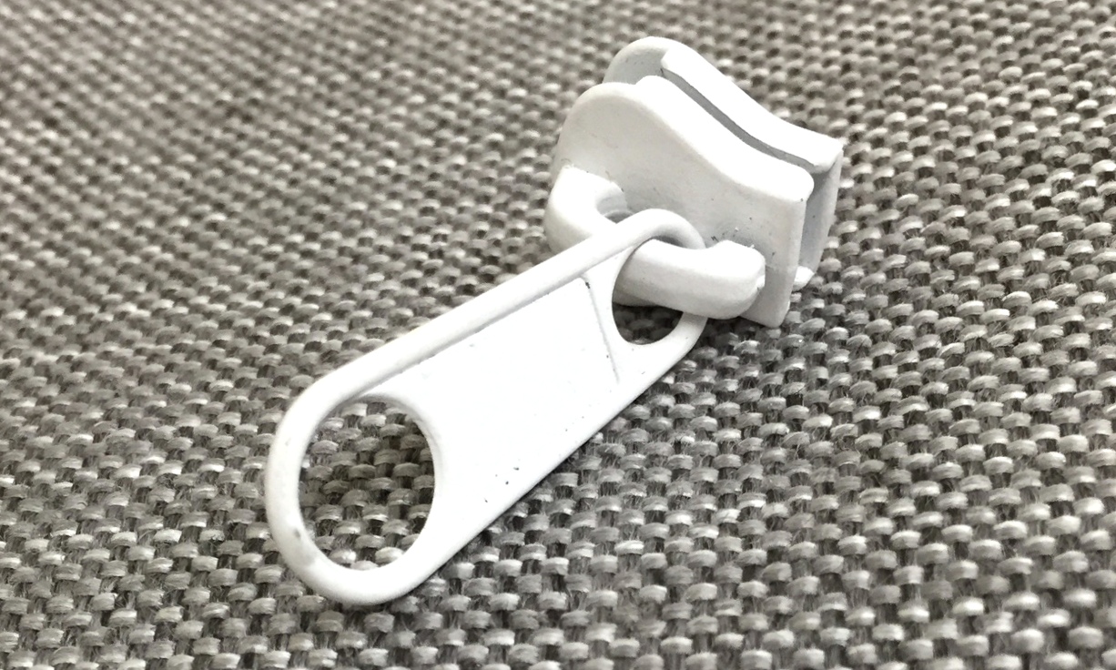 Molded Zipper Single Pull 8 White (Nonlock) Royal Upholstery