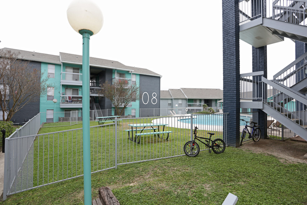 Live Oak Place RPM Living Property