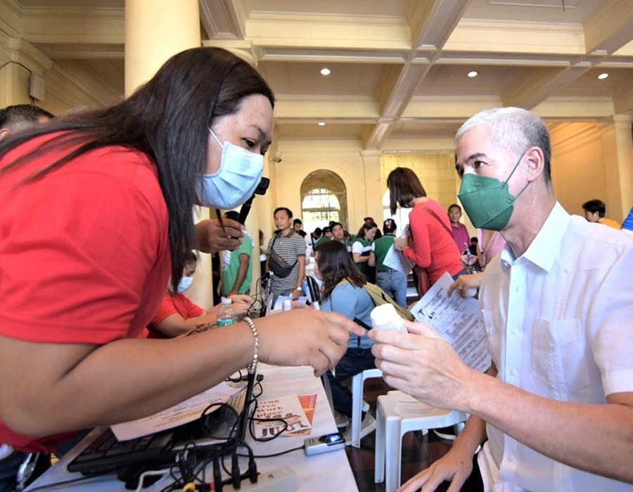 Bacolod Capitol employees undergo drug testing Radio Philippines Network