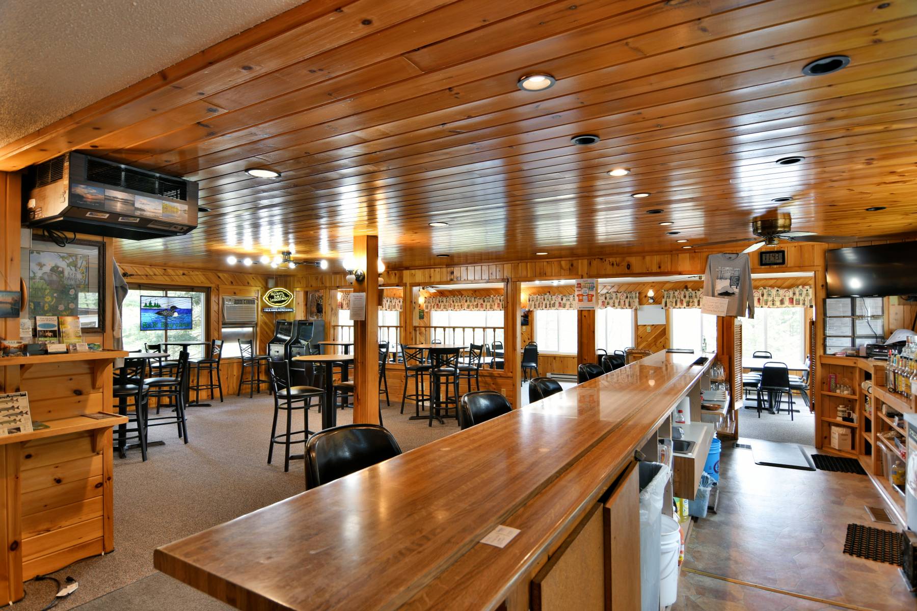 Chippewa Flowage Resort Hayward, WI Cabins, Bar & Restaurant