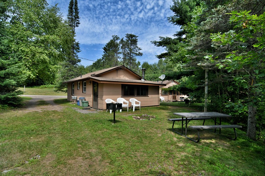 Hayward, Wisconsin Fishing Resort Chippewa Flowage Cabins
