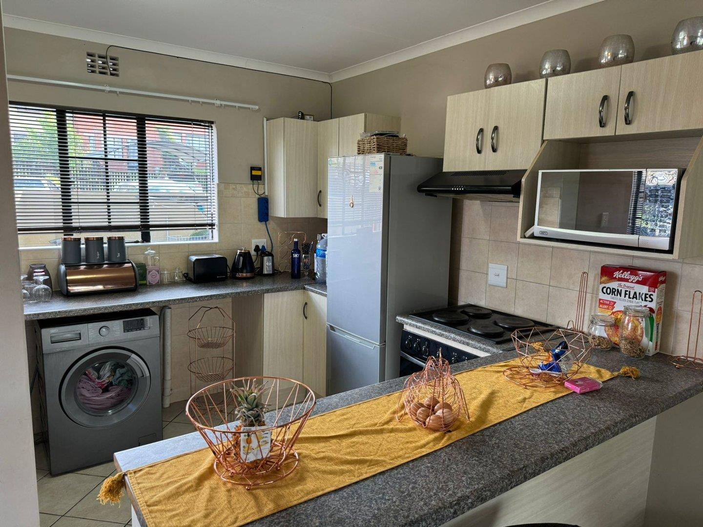 2 Bedroom Townhouse for Sale in Hillside Bloemfontein RSA Property