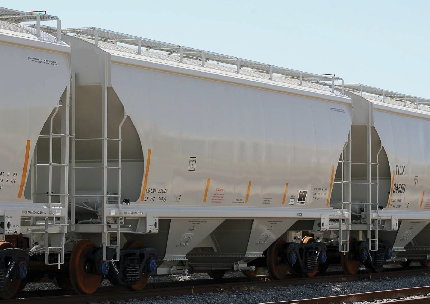 Trinity 3281 Cubic Foot Covered Hoppers RTEX Railcar &