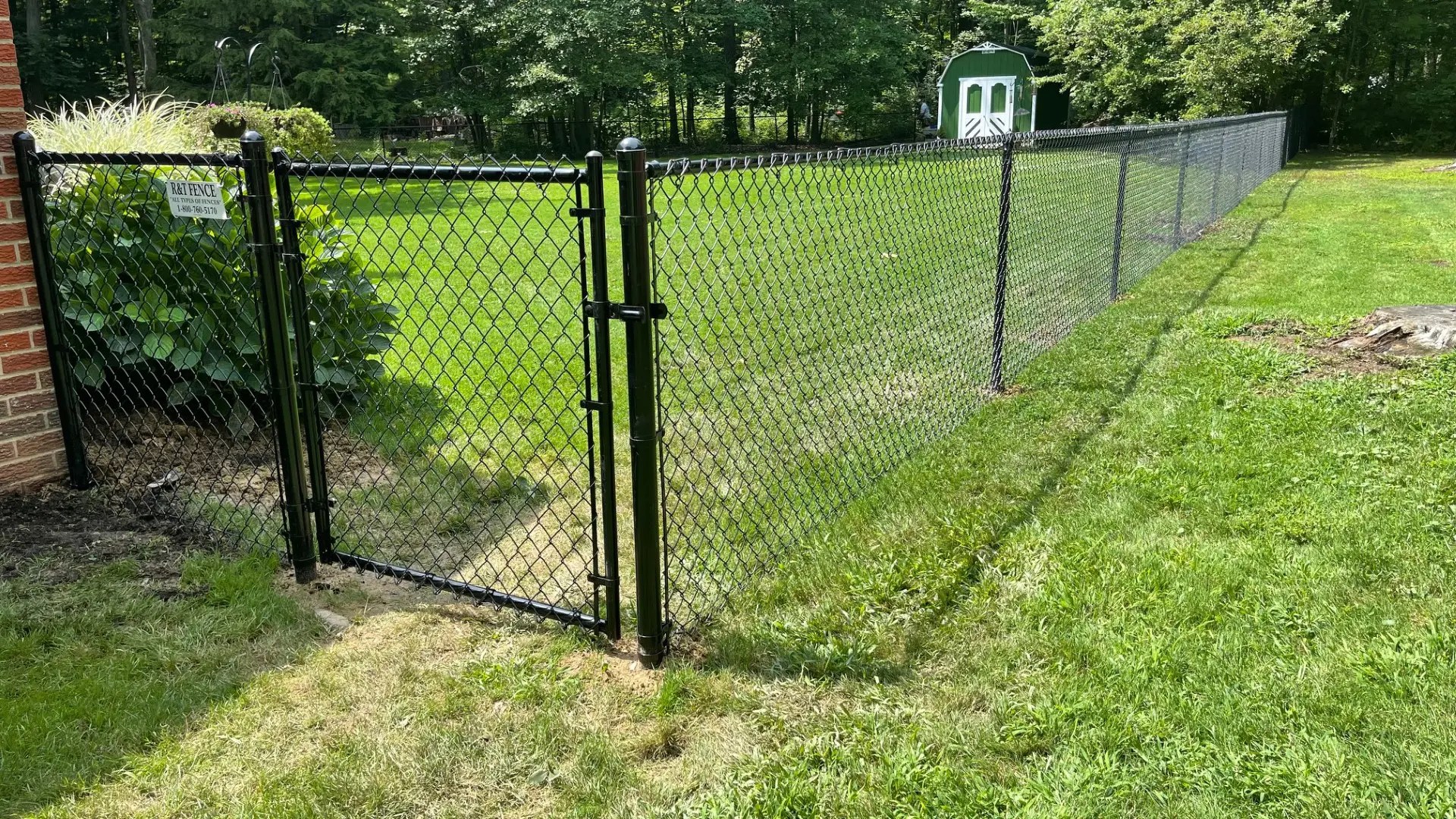 Residential Fence Pros in Northeast Ohio R&T Fence Company
