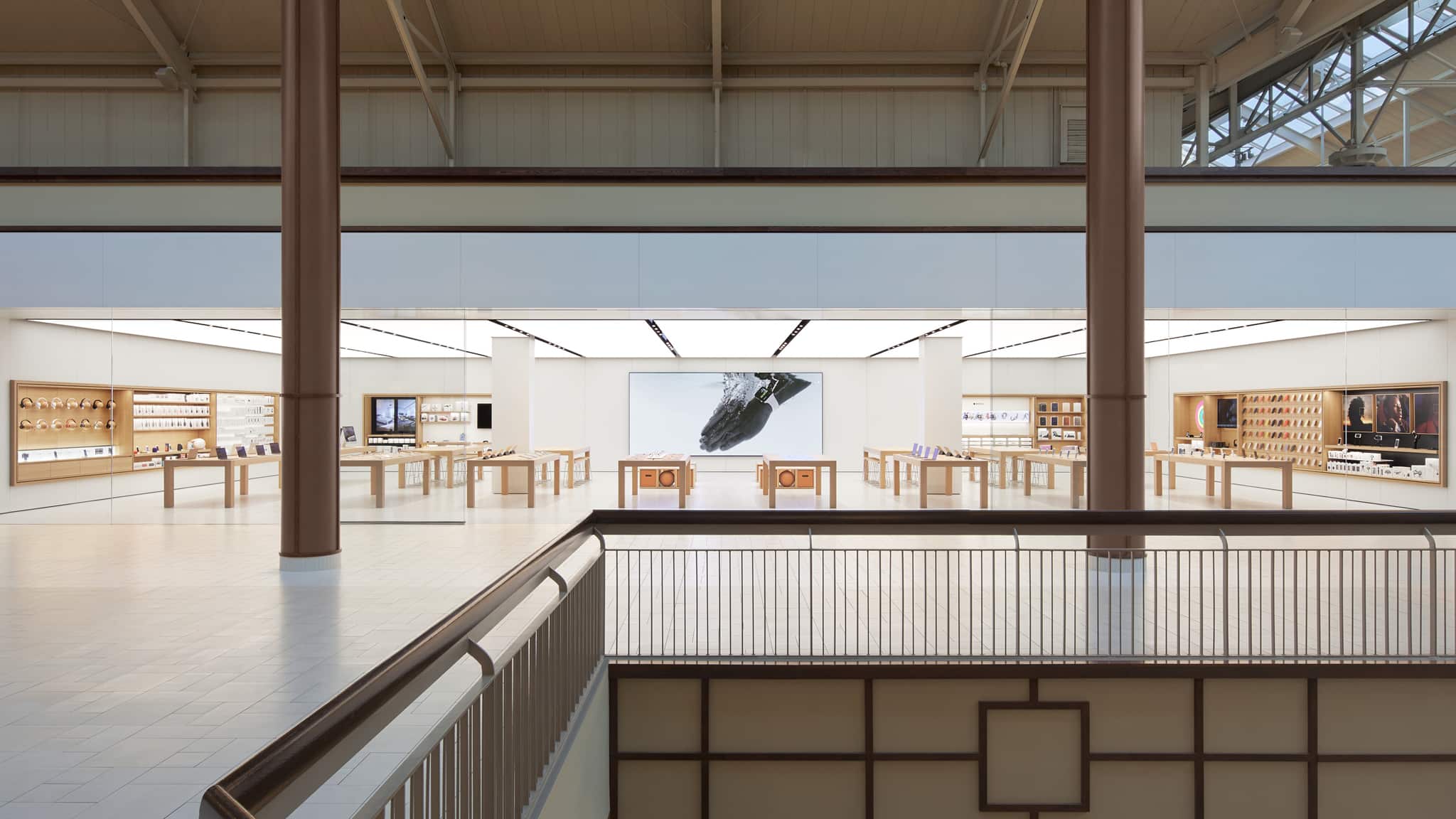 Danbury Fair Mall Apple Store Apple