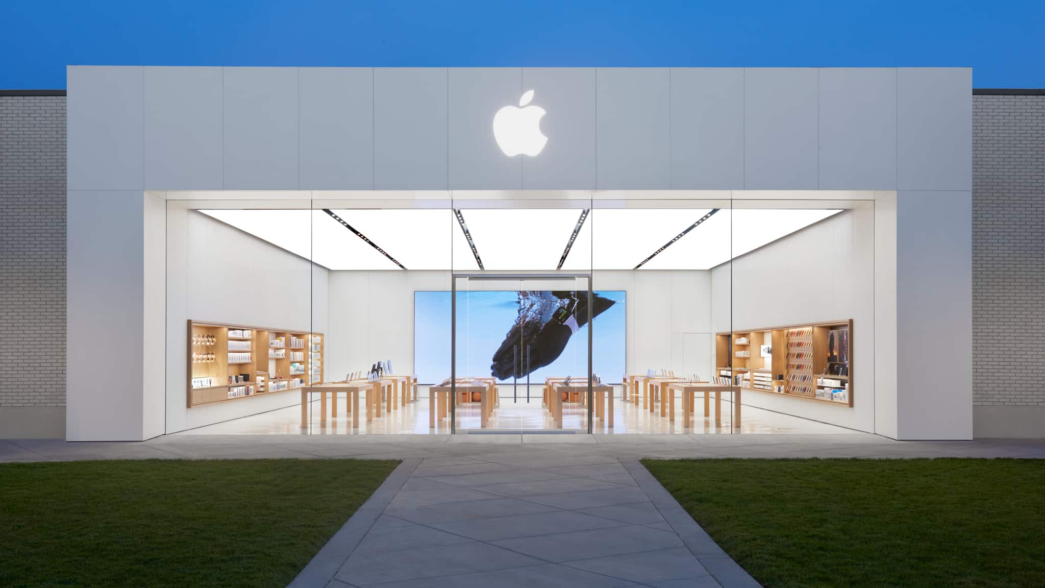 Hilldale Apple Store Apple
