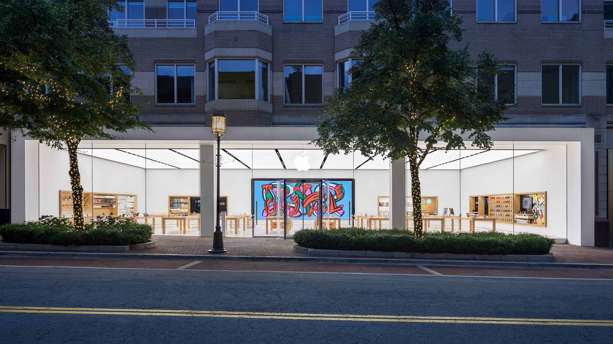 Reston Apple Store Apple