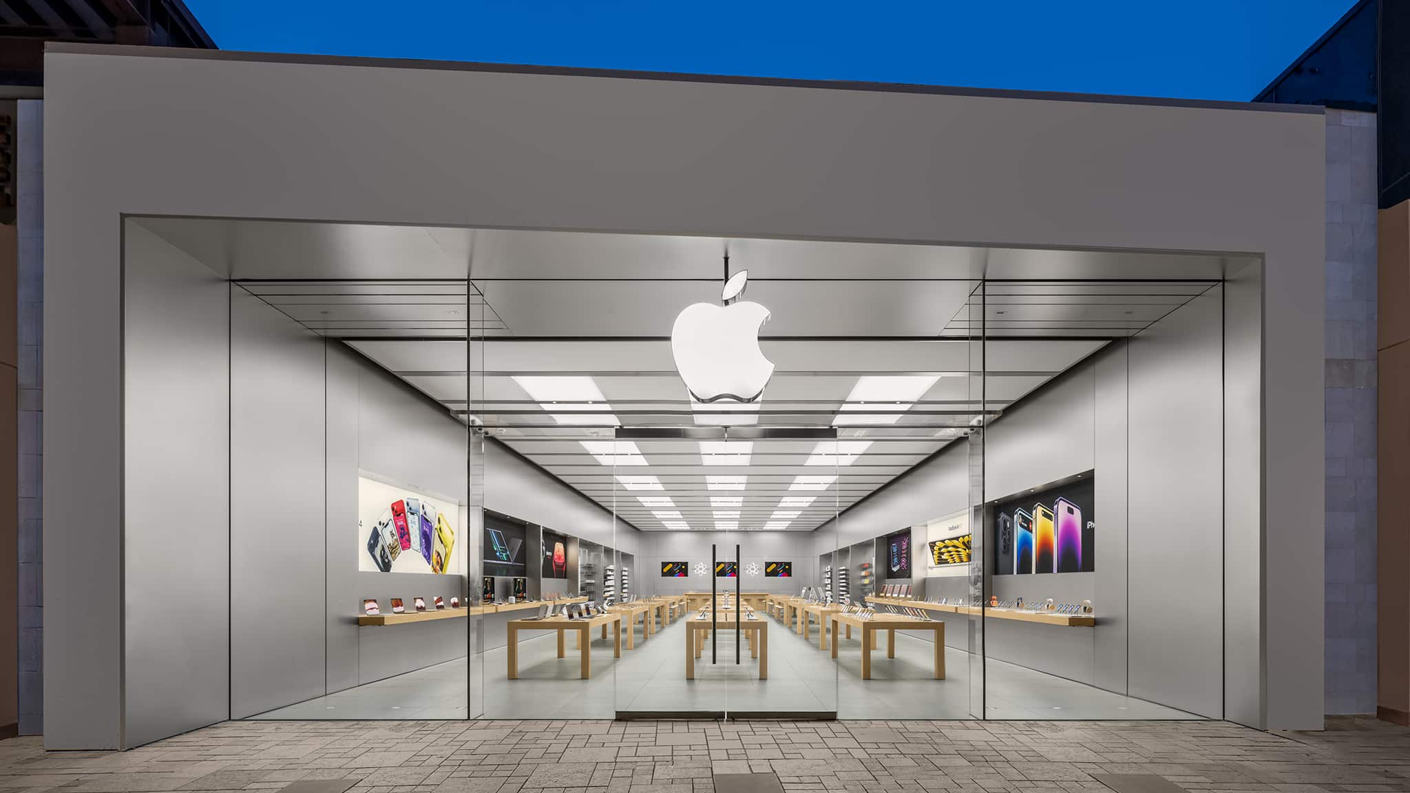 Valencia Town Center Apple Store Apple