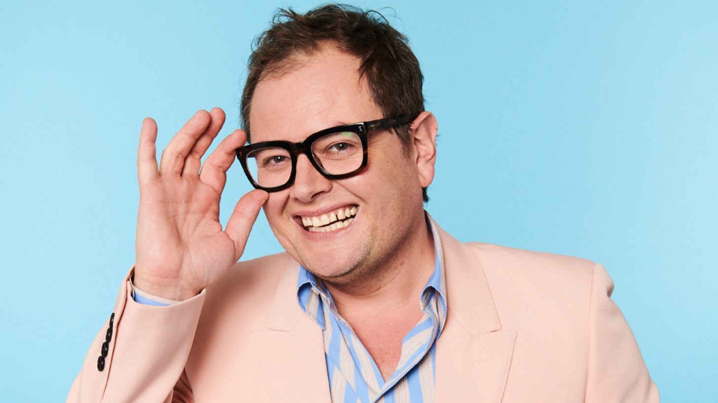 Alan Carr announced as host for new Saturday night BBC quiz show