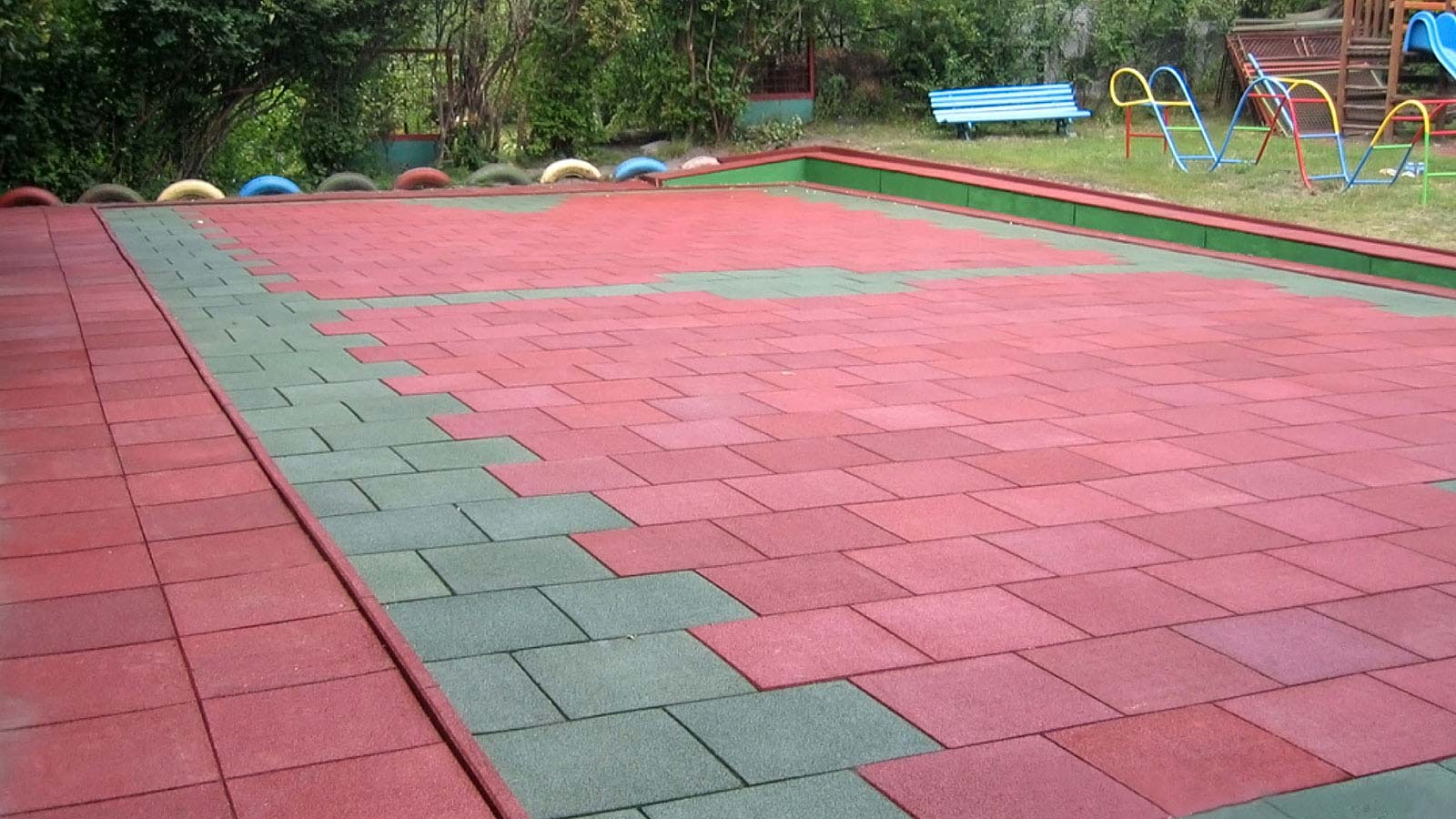 Rubber Flooring Does It Reduce FallRelated Injuries? Rubber