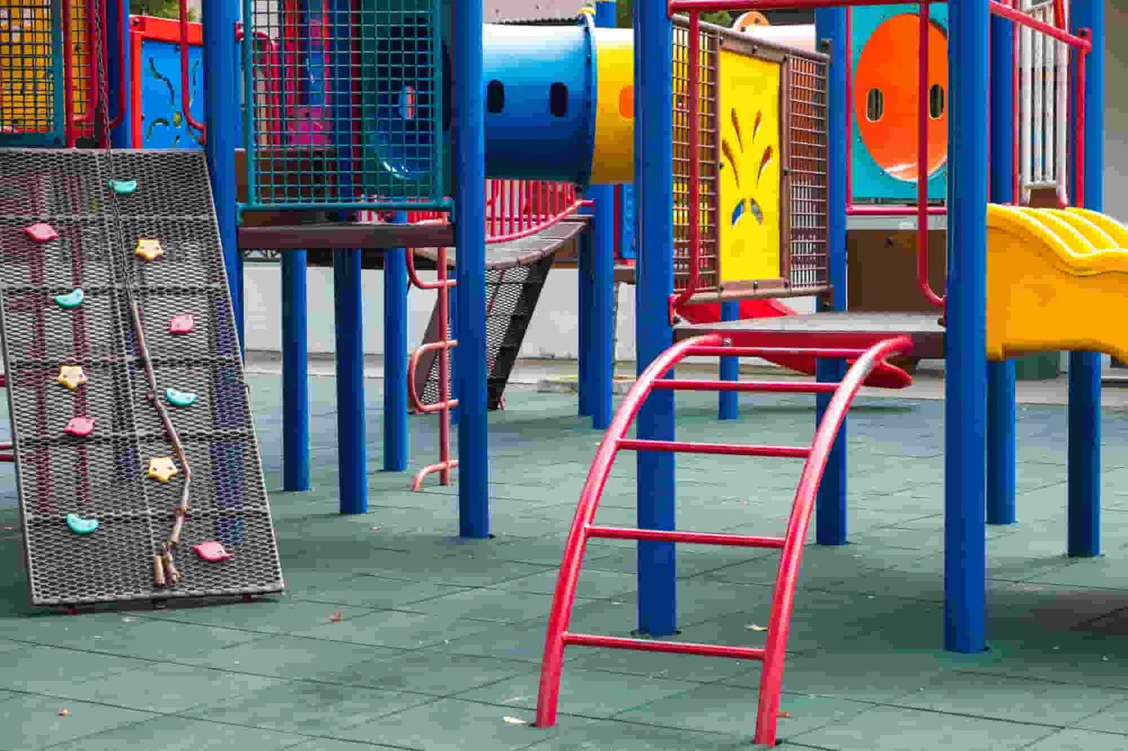 Rubber Playground Flooring Tiles 1 Flooring option in UAE