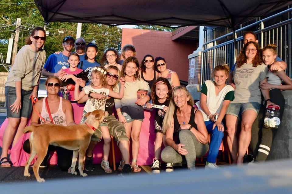 Volunteer Ruff House Rescue