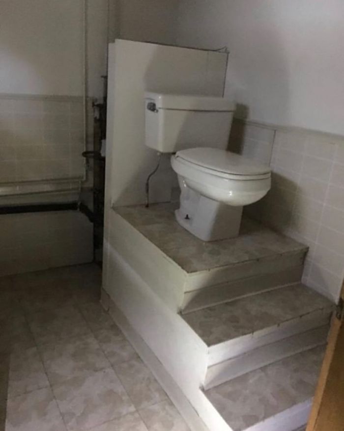 This Guy "Explains" The Worst Construction Fails With Hilarious