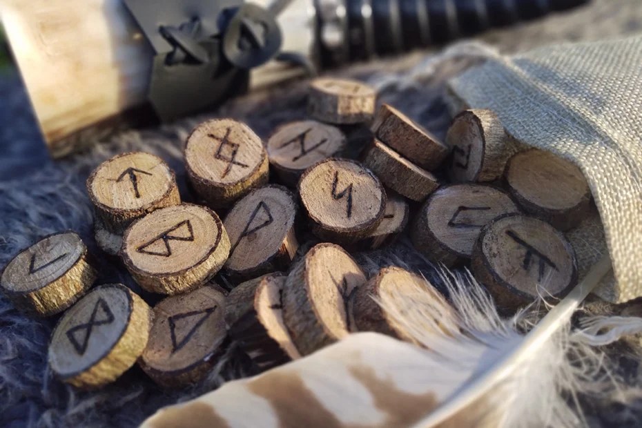 How to Use the Runes Rune Dictionary