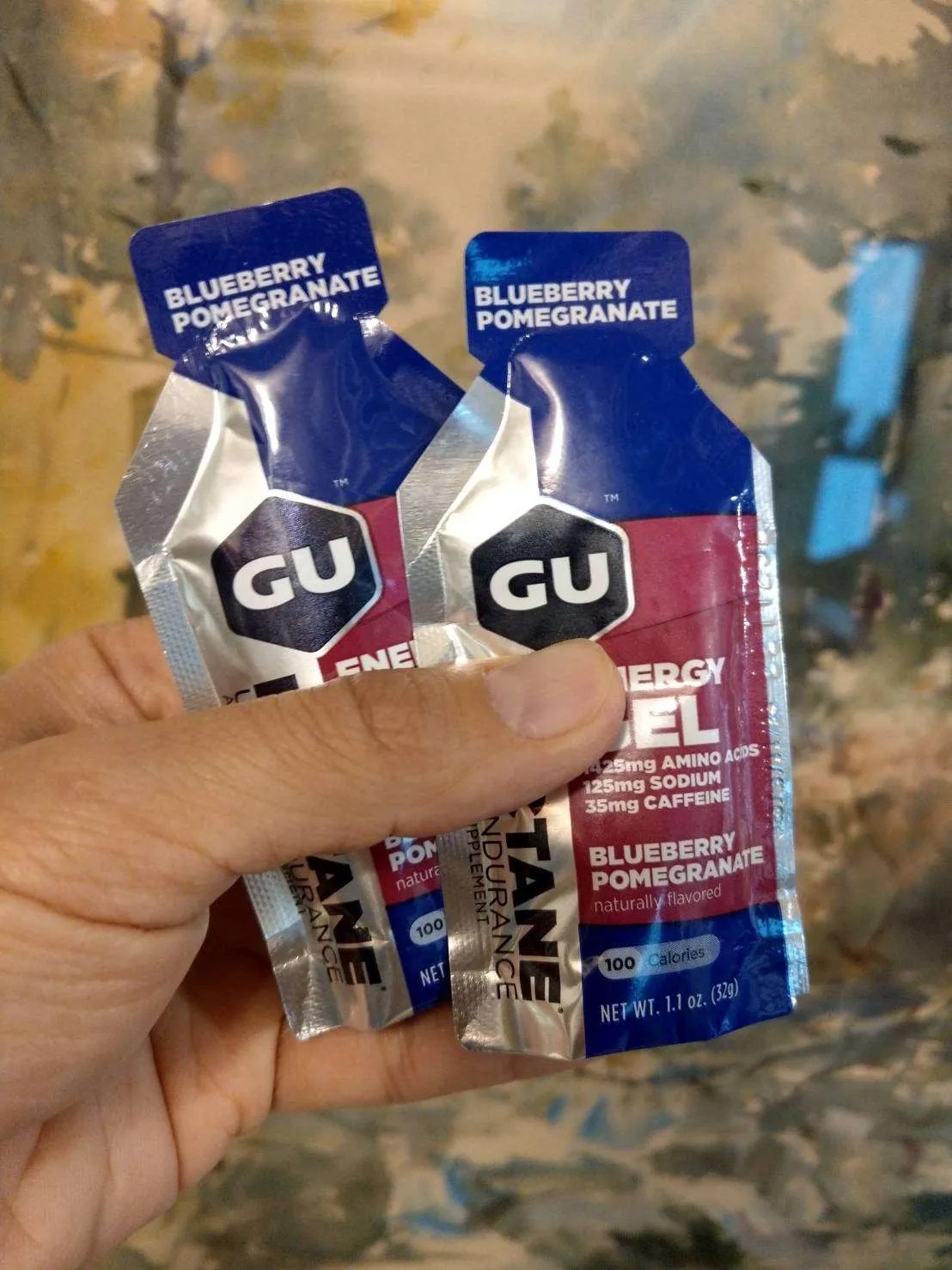 GU Roctane Review Strawberry Kiwi, a Good Energy Gel Just Got Better