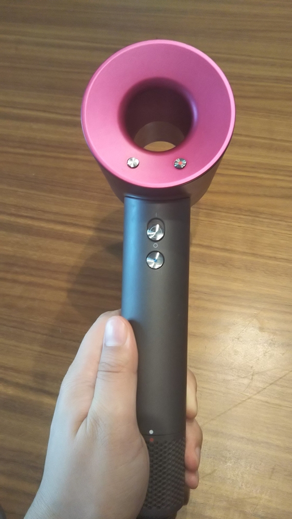 毛量が多くても、早く乾くドライヤー！ダイソン買ったら、1時間が15分に時短