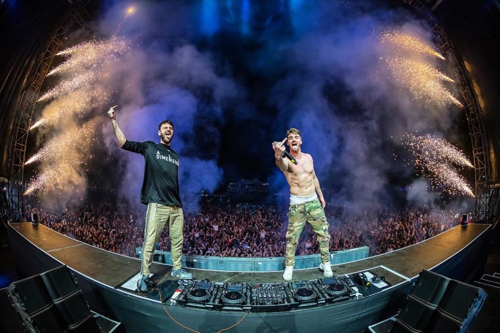 The Chainsmokers Tease New Album World War Joy DJ DiscJockey