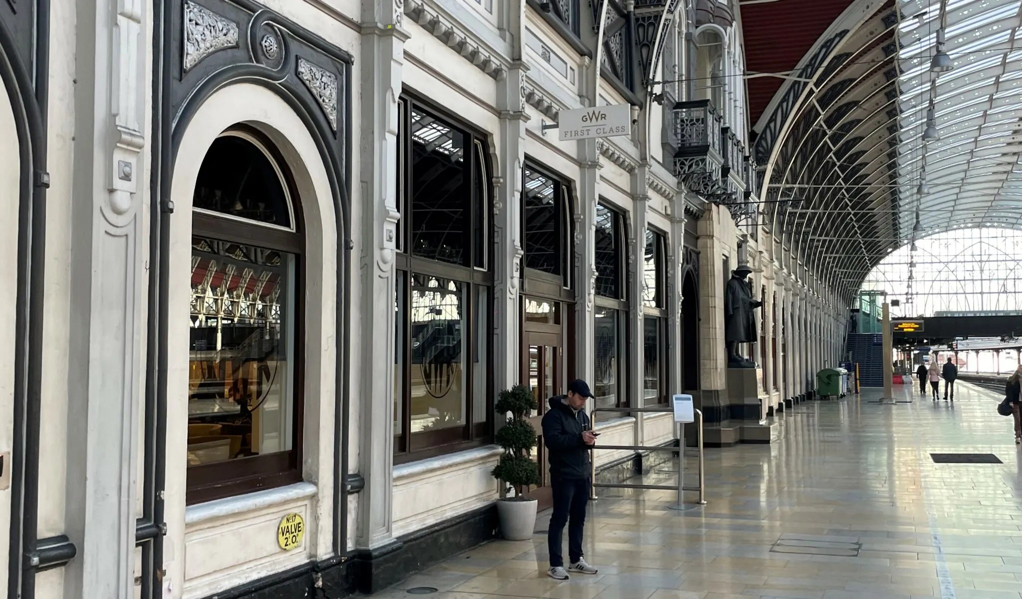 GWR's first class lounge at Paddington Victoria in memoriam Runway Girl