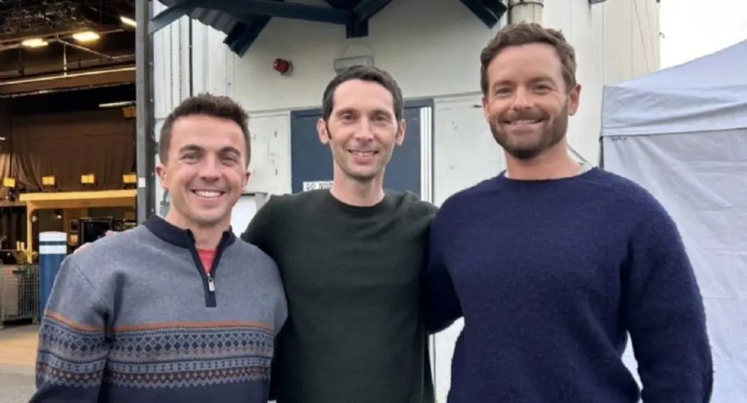 Justin Berfield regresa al set con sus 'hermanos'