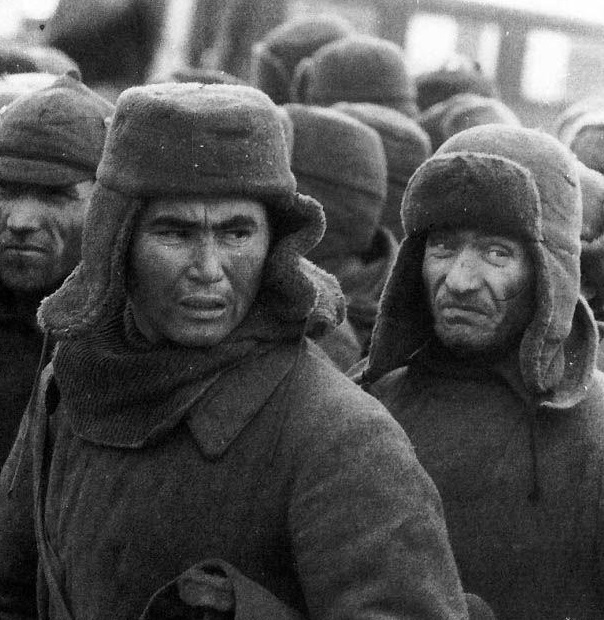 Фото 55: Как сдавались в плен во второй мировой войне…