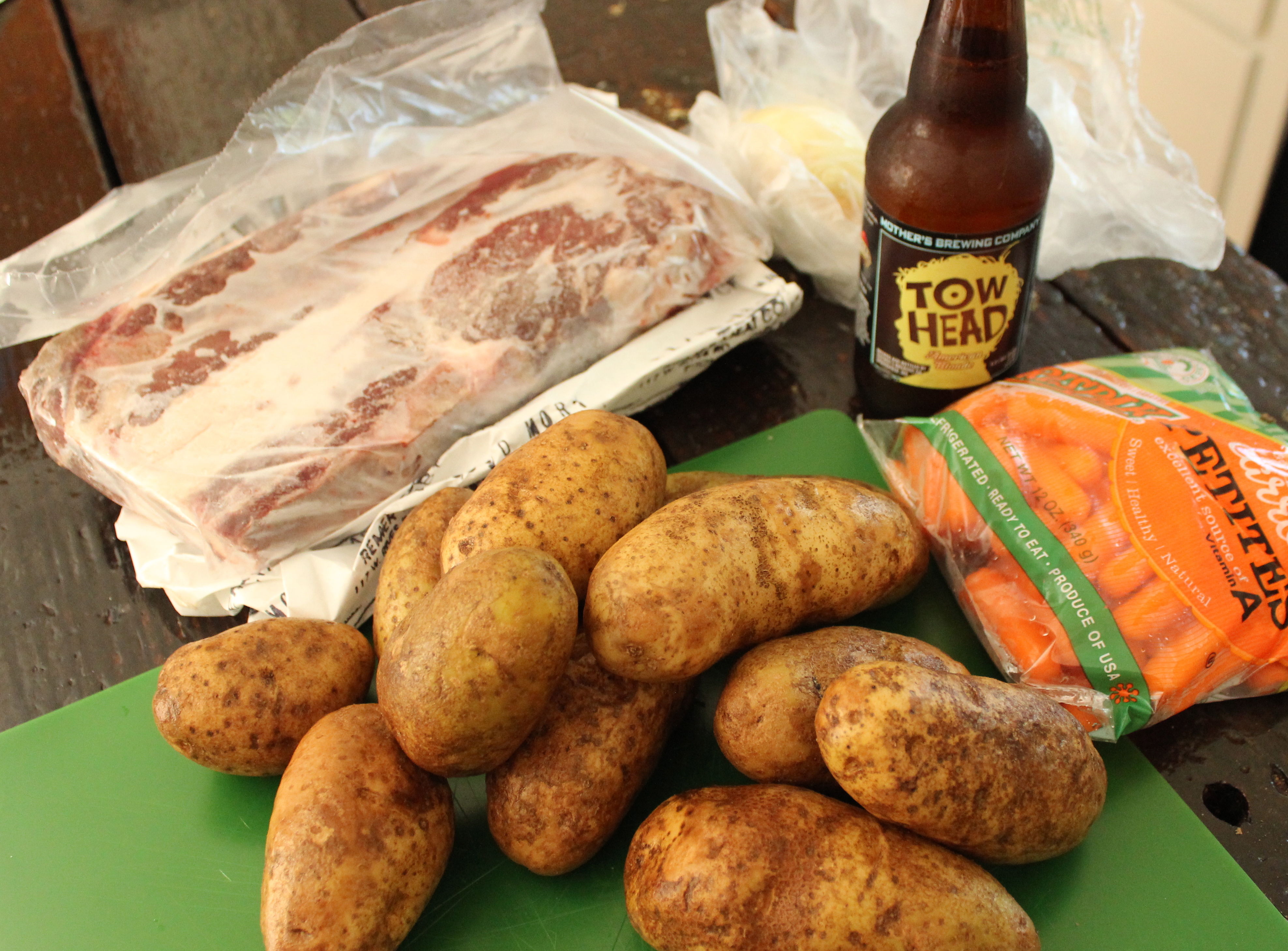 EASY CROCKPOT ROAST AND VEGGIES
