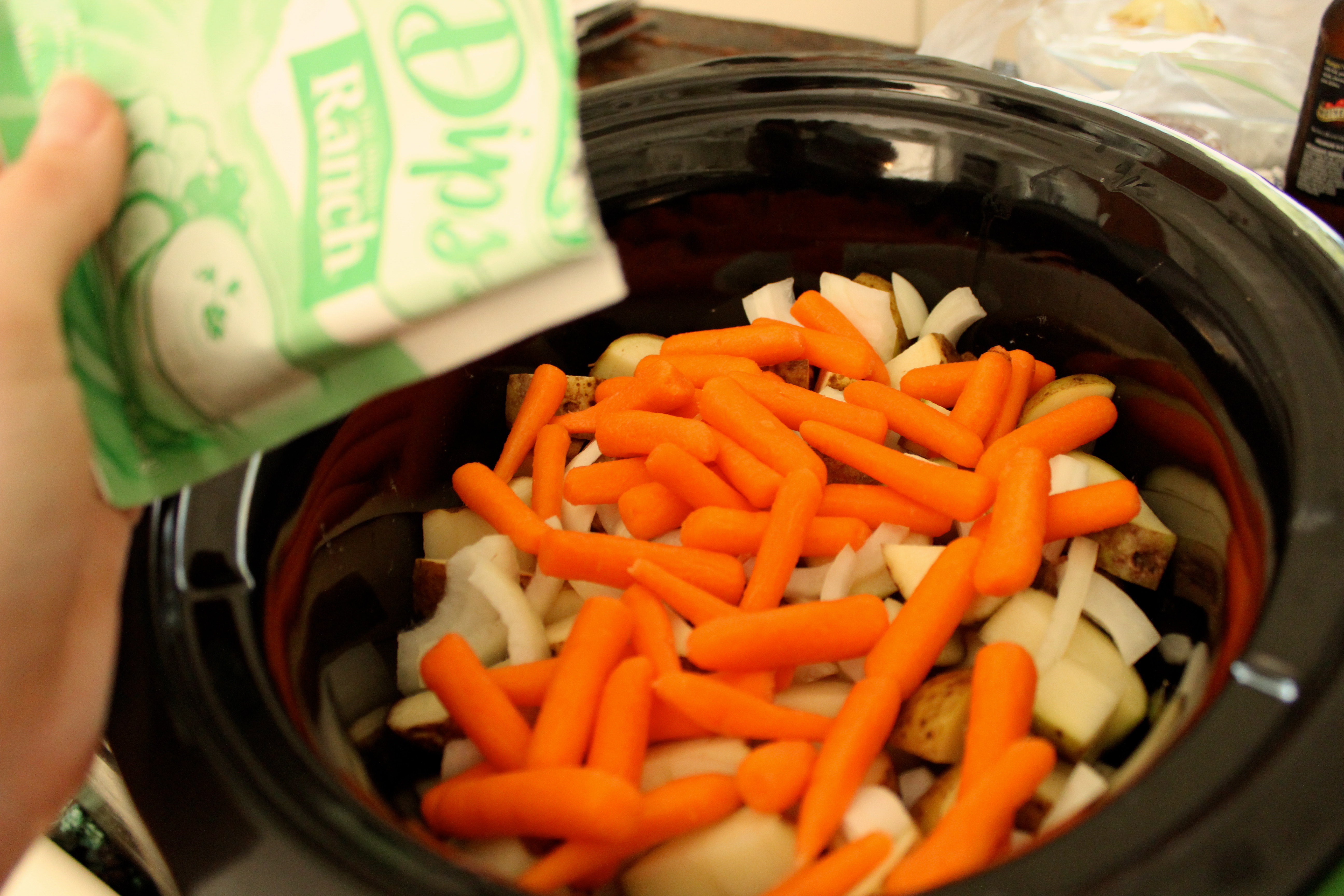 EASY CROCKPOT ROAST AND VEGGIES
